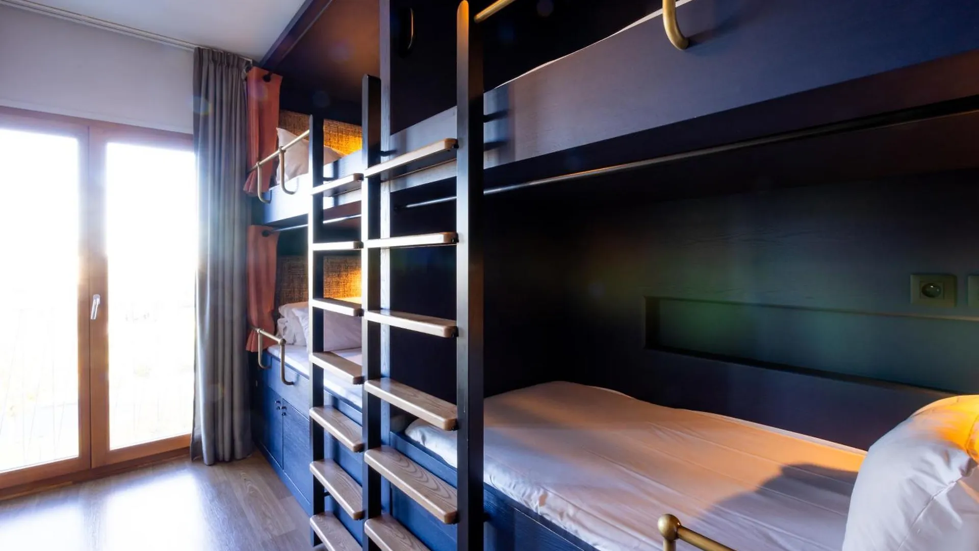 The People - Nation Hostel